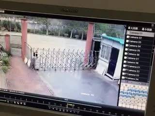 爆料